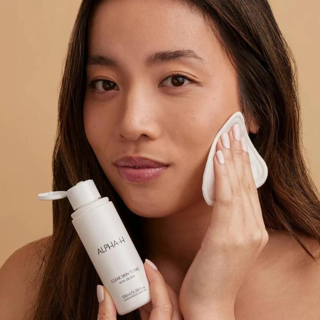 Alpha-H Clear Skin Tonic 2% BHA Salicylic with Seboclear 100ml – before and after: blemish-prone skin cleared and pores visibly reduced