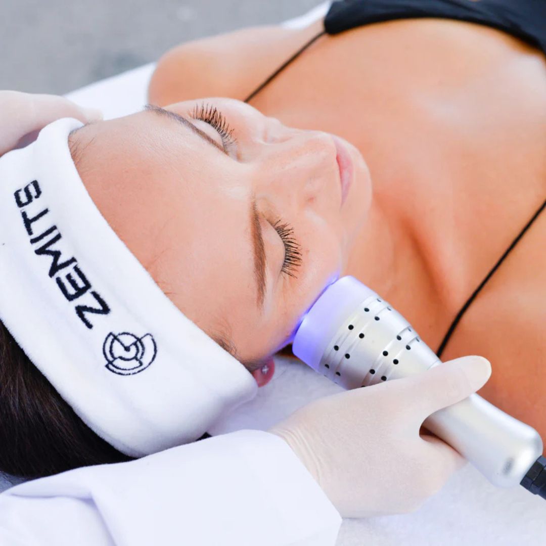 Zemits advanced Cryotherapy soothes irritated skin, reduces redness, and supports faster cell regeneration for a refreshed, youthful glow.