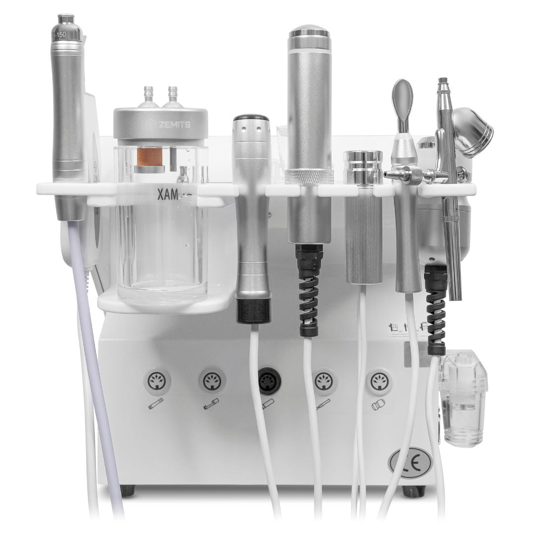 HydroDiamond™ Technology provides an immediate transformation for the skin, imparting freshness and radiance from the very first application.